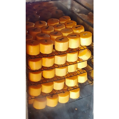 Ser  wędzony na zimnym dymie wiśniowym KOZAK